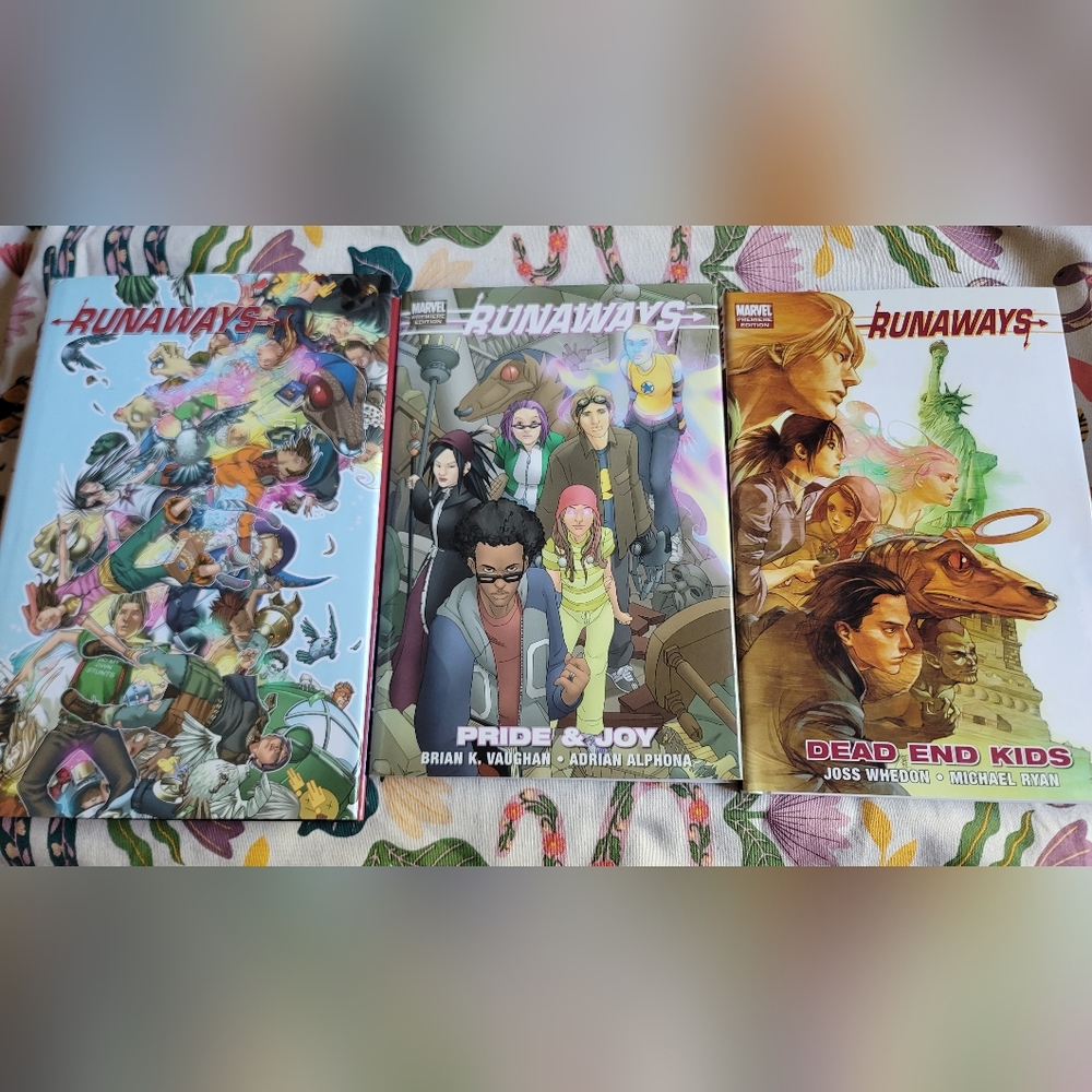 Marvel Runaways Comic Book Lot